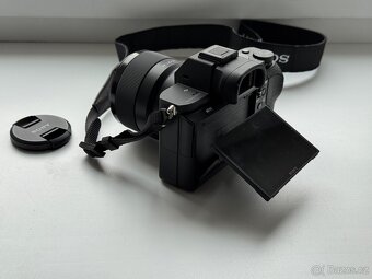 Foťák Sony Alpha A7 II + FE 50 mm f/1,8 + příslušenství - 6