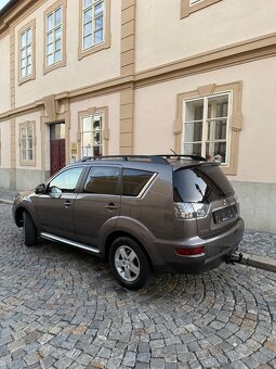 Mitsubishi Outlander 2.3DI-D 4x4 ČR 130kw Kůže Tažné Navi - 6
