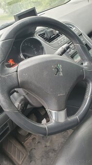 Peugeot 5008 2,0 HDI 110 kw - 6