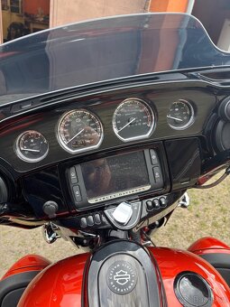 Harley Davidson Street Glide CVO - 6