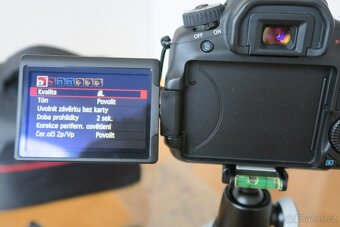 Canon EOS 60D + Canon EF-S 18-135mm - 6