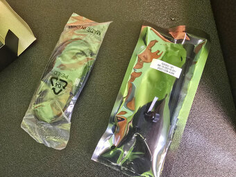 Krabica a antisag bracket od Gigabyte RTX 4090 - 6