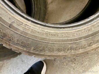 Zimni Nokian 225/60 r17 - 6