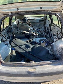Renault Clio 2 - 1.6 16V - 6