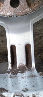 Prodám Volvo elektrony R15 , 5X108 - 6