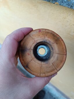 Škoda, uložení tlumičů a krytky - 6