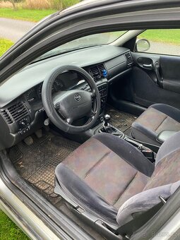 Opel Vectra 1.6 16V - 6