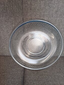 Skleněné mísy a tacy - 6