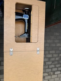 Šicí stroj Lada - 6