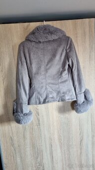 KABÁTEK S KOŽEŠINOU  36. - 6