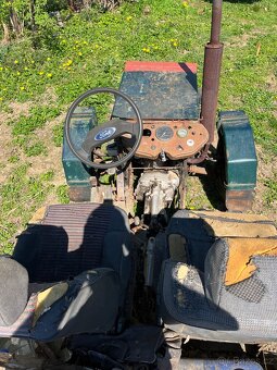 Prodám traktůrek domácí výroby+valník cena 10tis - 6