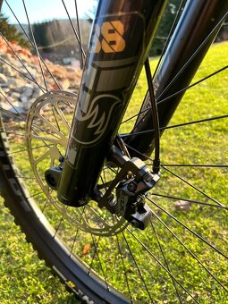 Cannondale Jekyll Carbon 1 2023, barva Beetle Green - 6