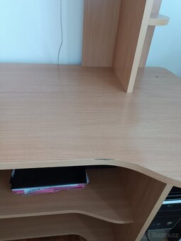 Počítačový stůl - 6