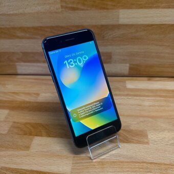 iPhone 8 256GB, černý (12 měsíců záruka) - 6