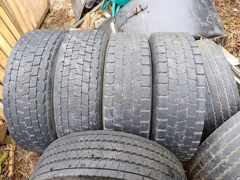 Pneu 225/75 r17,5 - 6