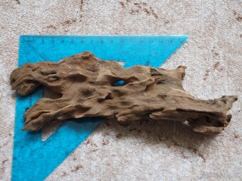 Akvarijní dekorace - děrované dřevo. - 6