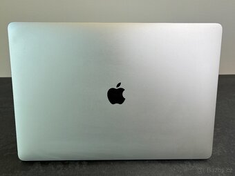 MacBook Pro 15'' 2016 / i7 / 16GB / 512GB SSD - DPH - 6