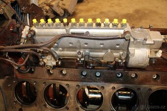 Tatra v12 biturbo motor - 6