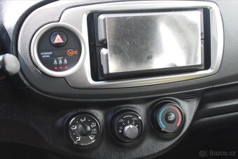 Toyota Yaris 1.0 VVT-i Entry 51kW ČR (2012) - 6