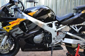 Honda CBR 900RR Fireblade SC33 - 6