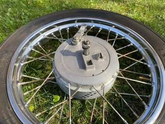 ORIGINÁL NEPOUŽITÉ PŘEDNÍ KOLO 16 NA MOTOCYKL JAWA ČZ - 6