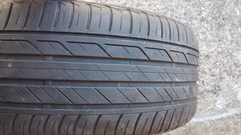 1ks letni pneu Bridgesotne 225/45-17 okolo 5mm - 6