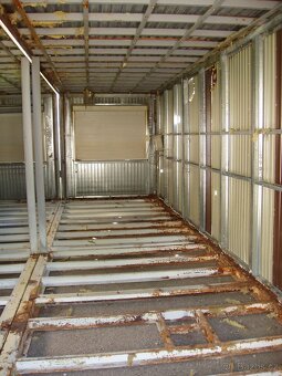 Dva kontejnery , 10 x 5 m. - 6