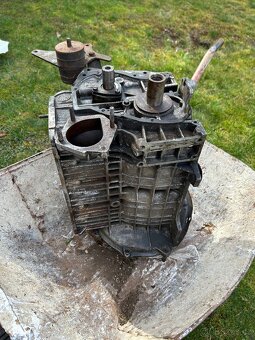 Blok motoru , převodovka-škoda 100 - 6