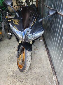 Yamaha R1 YZF - 6