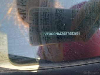 Peugeot 208 1,2 r. 2014 - 6