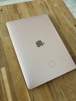 Apple Macbook Air M1 8GB RAM 256 GB použitý - 6