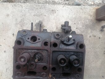 Stabilní motor Škoda hlavy s víkem. - 6