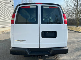 Chevrolet Express 5.3 V8, verze 4x4, 2013, 85 000 km, 5 míst - 6