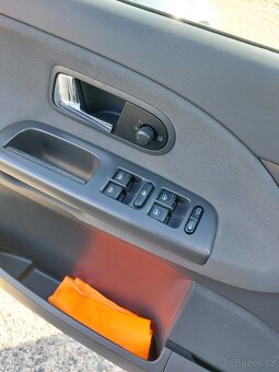 Seat Alhambra 1.9 TDi 85kW 2010 - 6