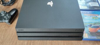 PS4 pro - 6
