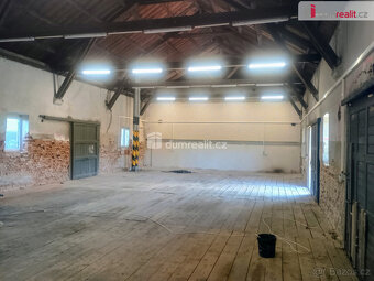 Pronájem - Skladové, nebo výrobní prostory, 197 m² s rampou - 6