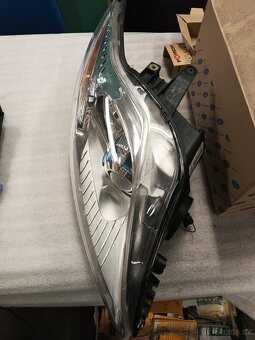 Přední světlo Mondeo - 6