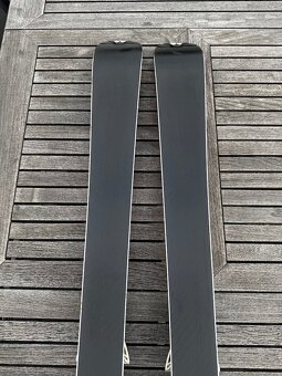 Prodám lyže ATOMIC RACE - 6