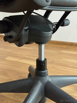 Kancelářská židle Herman Miller - 6