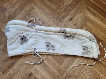 Dětská postýlka s matrací, kapsářem a mantinelem - 6