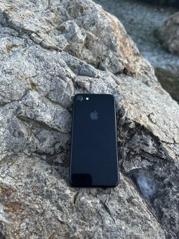 iPhone 7 Jet Black 32GB - 6