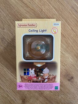 Sylvanian Families Patrový dům s červenou střechou + přísluš - 6