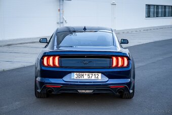Ford Mustang 2.3 turbo rok 2020 - 6