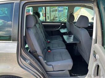 Volkswagen Touran, 2.0 TDi 125kW 7 MÍST, TAŽNÉ - 6