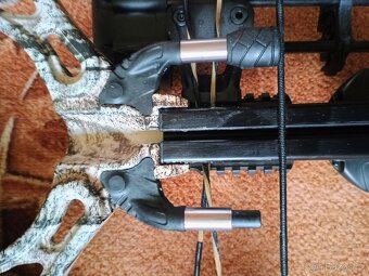 Kuš Barnett Whitetail Pro STR - 6