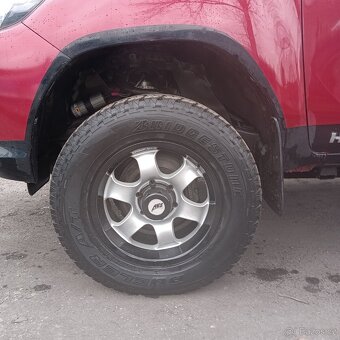Toyota Hilux - 6