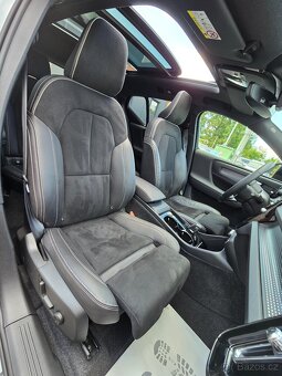 VOLVO XC40 300kW 4x4 TWIN RECHARGE PRO ČR 2022 LED+NAVI -DPH - 6
