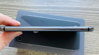 Mobilní telefon Apple iPhone 8 64GB šedý, CZ distribuce - 6