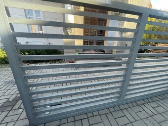 Hliníková posuvná brána + branka - 6