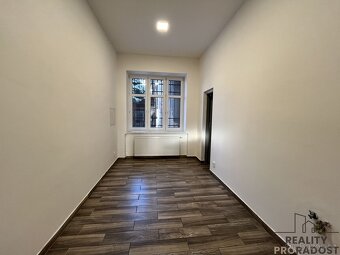 PRONÁJEM KOMERČNÍCH PROSTOR 75m2, Macharova ul., Mor. Ostrav - 6